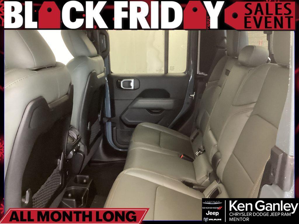 new 2026 Jeep Gladiator car, priced at $62,490