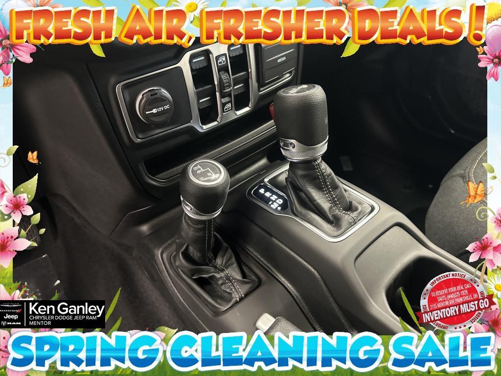 new 2025 Jeep Wrangler car, priced at $45,098