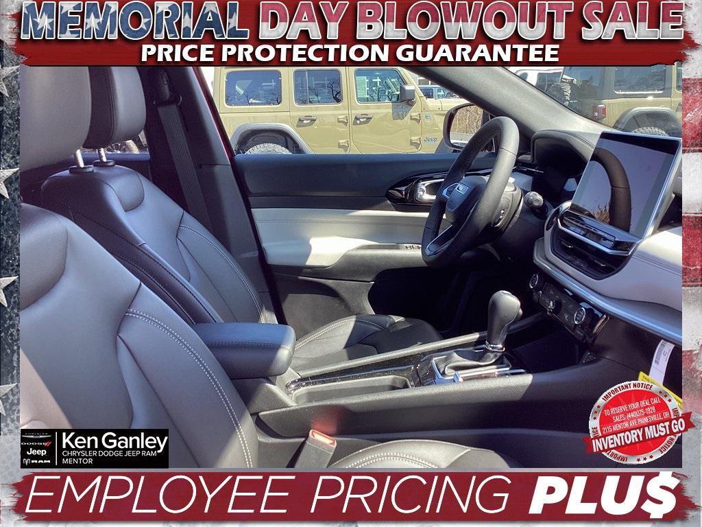 new 2025 Jeep Compass car, priced at $32,003