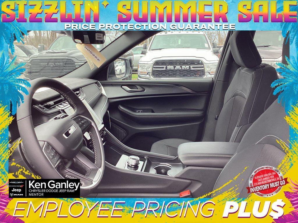 new 2025 Jeep Grand Cherokee L car, priced at $40,130