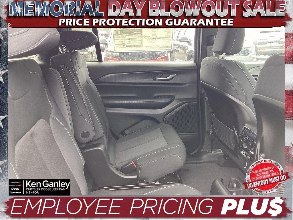 new 2025 Jeep Grand Cherokee L car, priced at $40,130