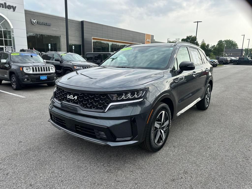 used 2023 Kia Sorento car, priced at $31,500