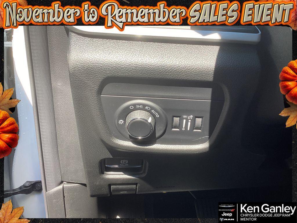 new 2025 Jeep Grand Cherokee L car, priced at $44,082