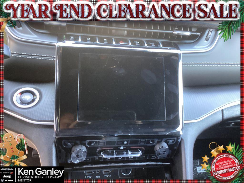 new 2025 Jeep Grand Cherokee L car, priced at $39,582