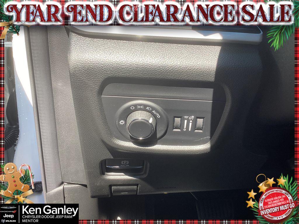 new 2025 Jeep Grand Cherokee L car, priced at $39,582