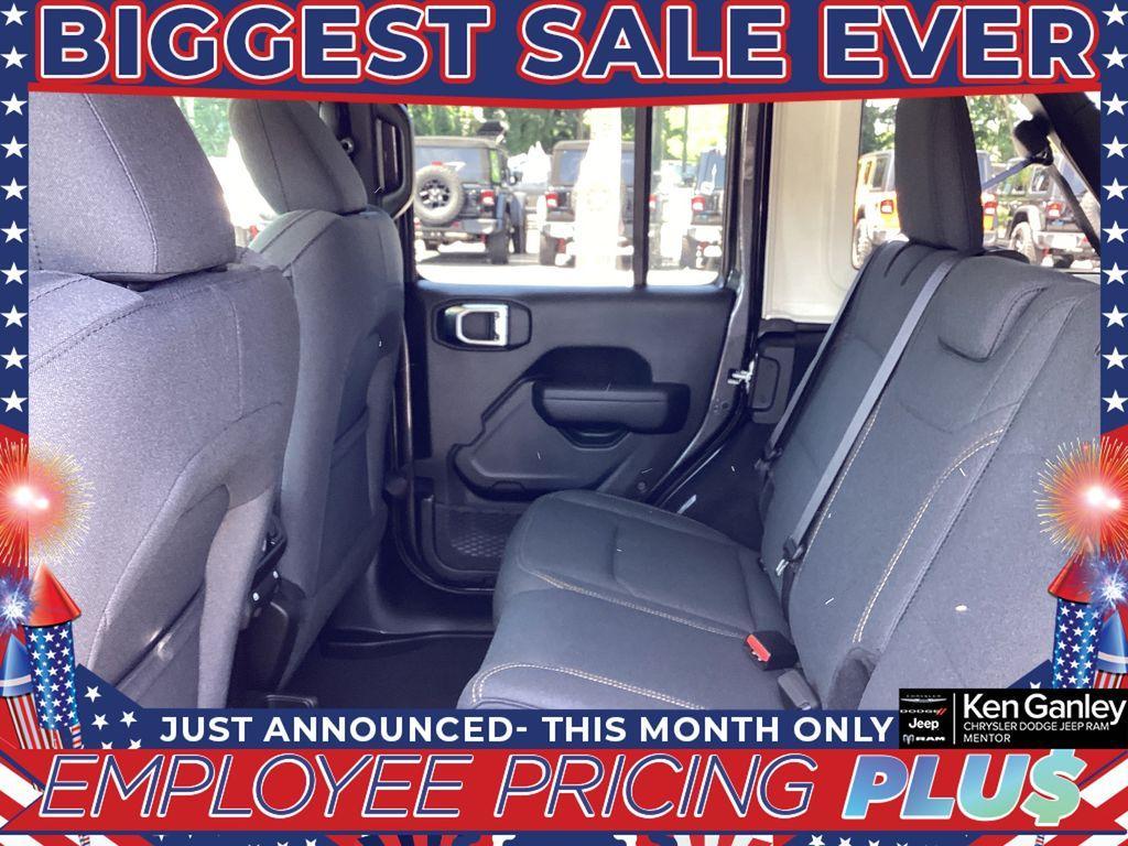 new 2025 Jeep Wrangler car, priced at $48,090