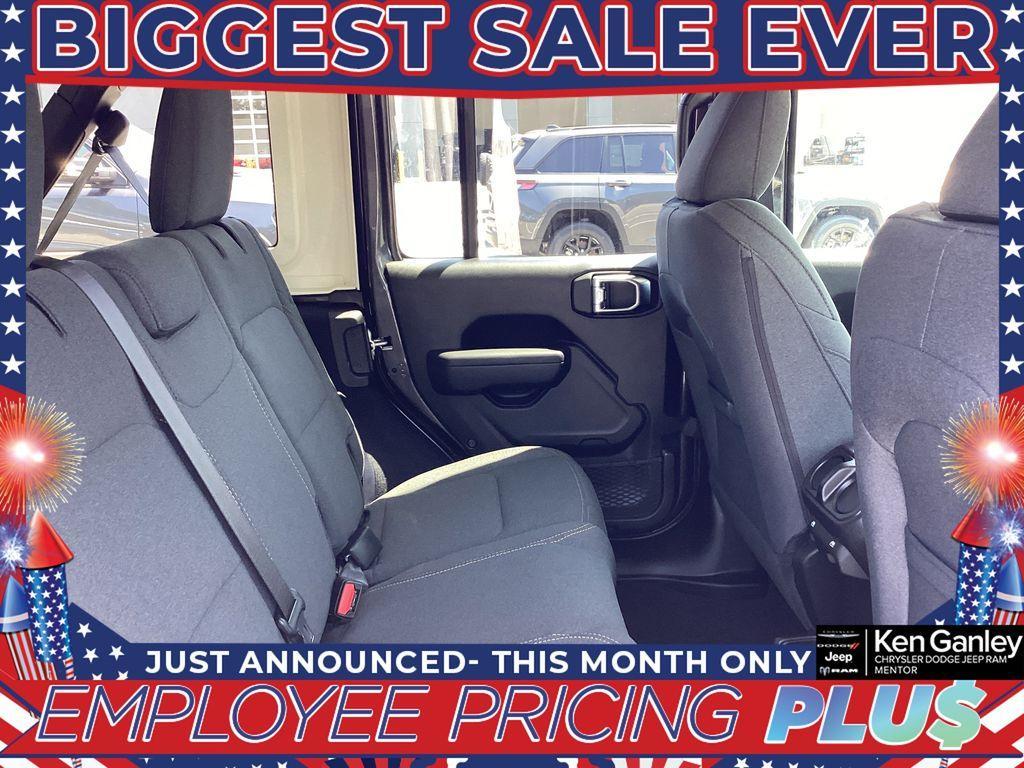 new 2025 Jeep Wrangler car, priced at $48,090
