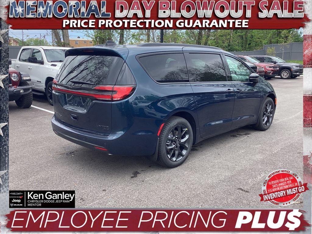 new 2025 Chrysler Pacifica car, priced at $56,229