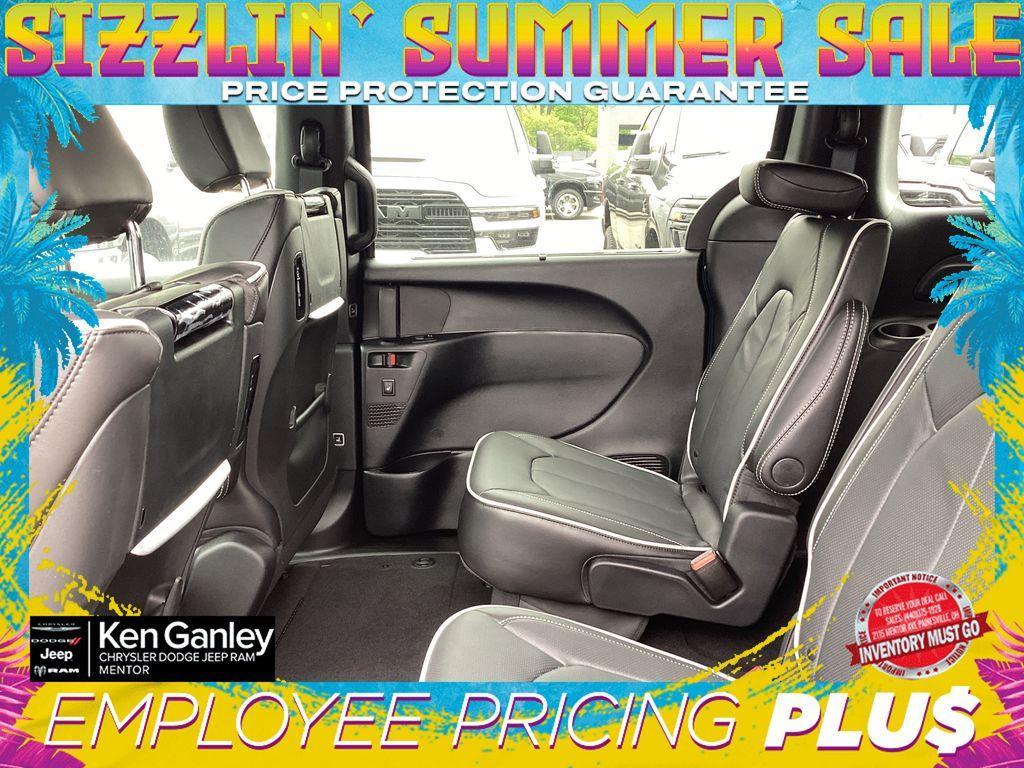 new 2025 Chrysler Pacifica car, priced at $53,487