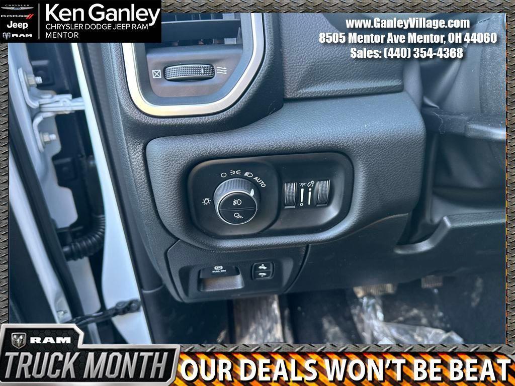 new 2025 Ram 1500 car, priced at $49,092