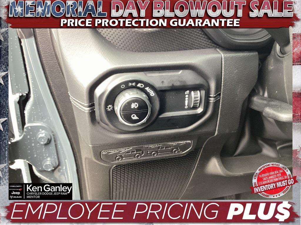 new 2025 Jeep Gladiator car, priced at $53,270