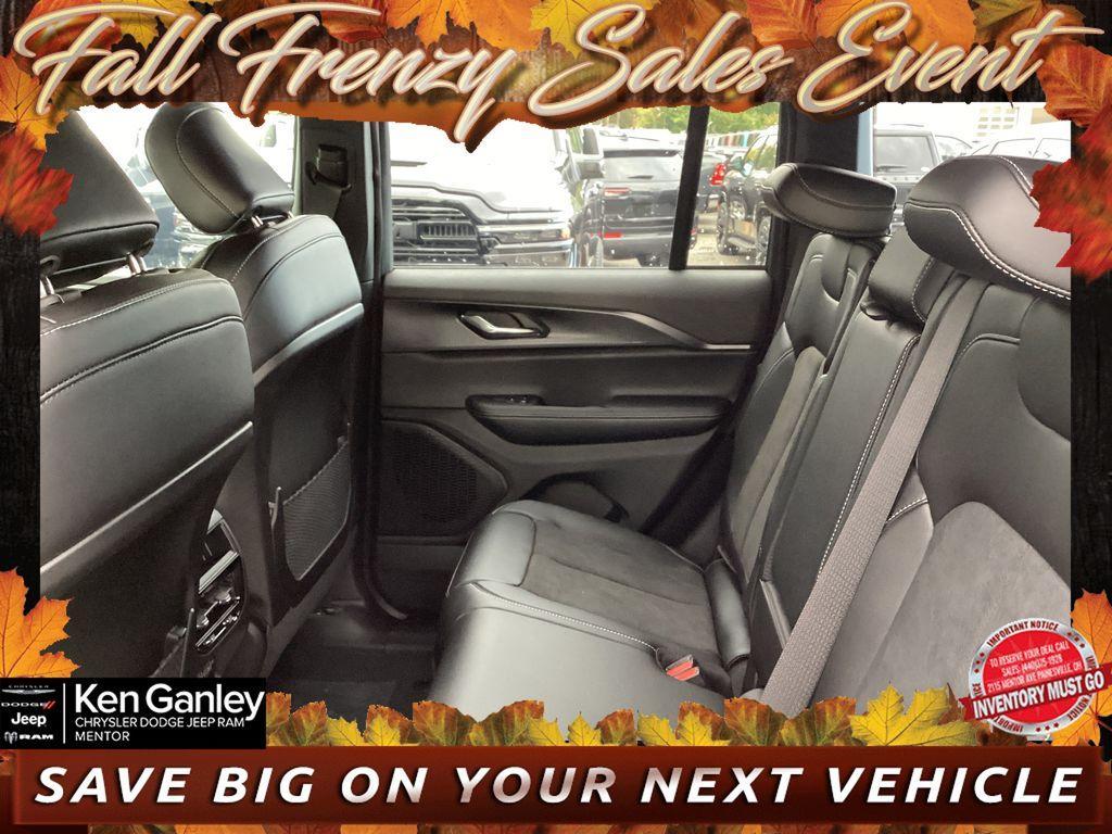 new 2025 Jeep Grand Cherokee car, priced at $42,069