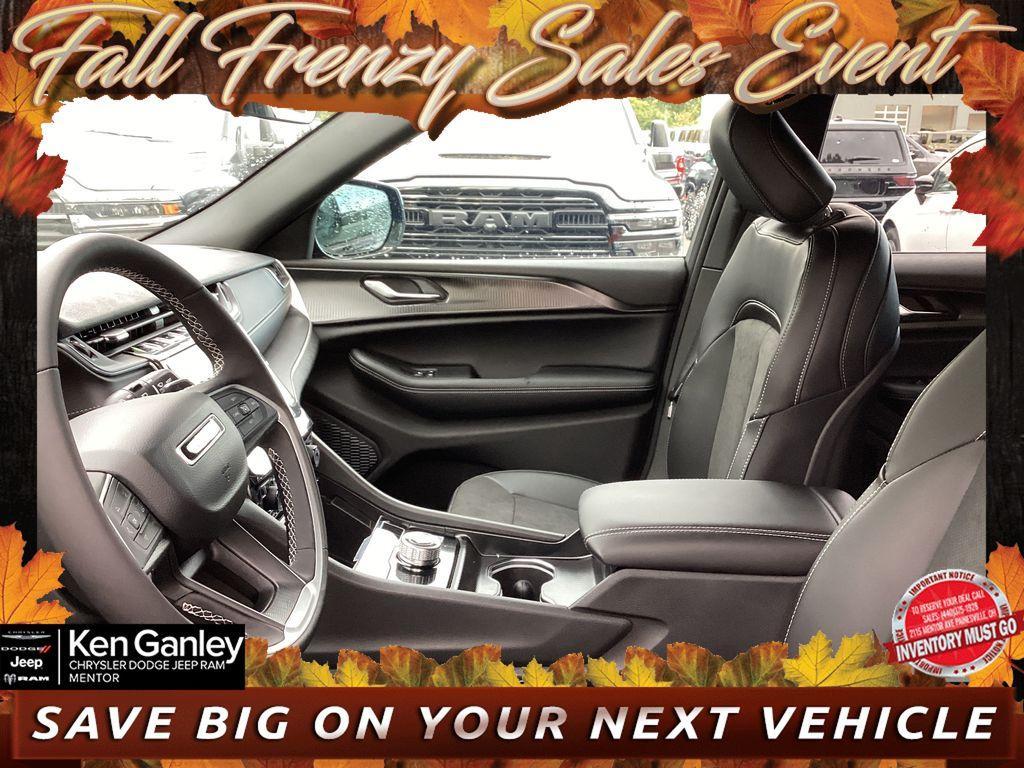new 2025 Jeep Grand Cherokee car, priced at $42,069