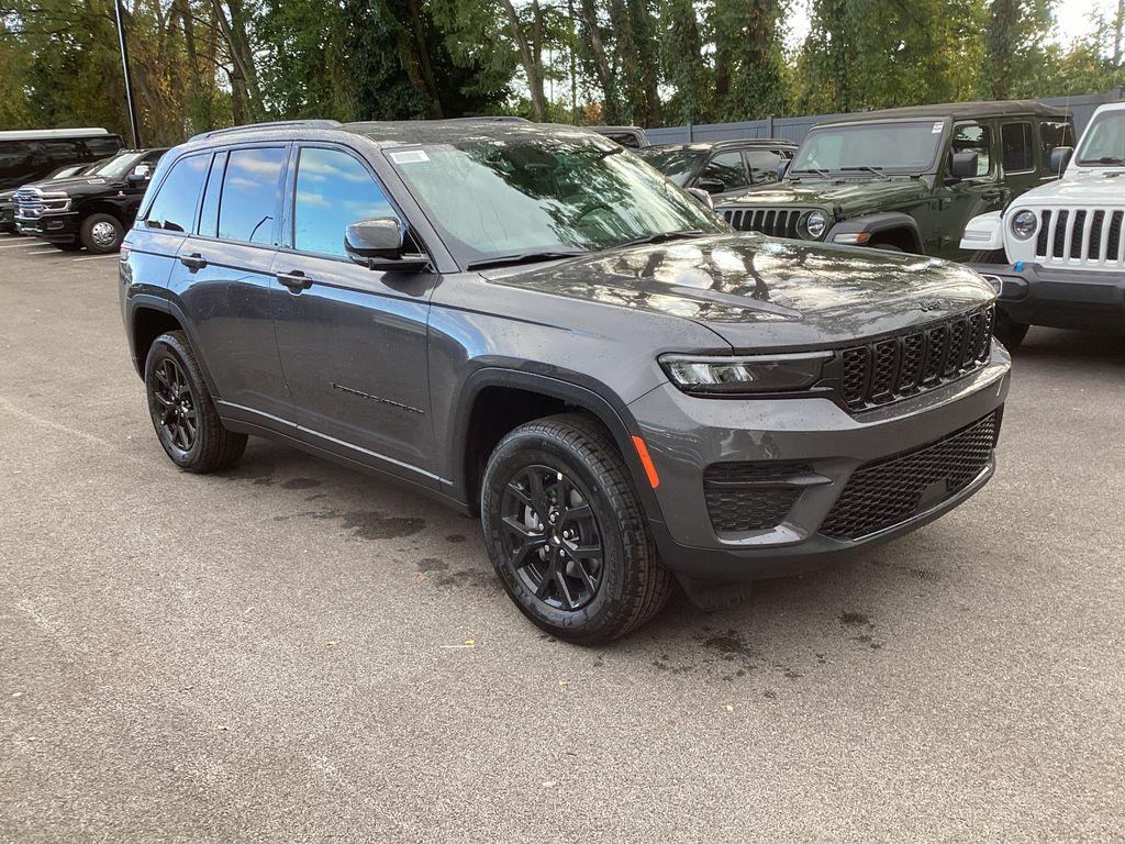 new 2025 Jeep Grand Cherokee car, priced at $42,069