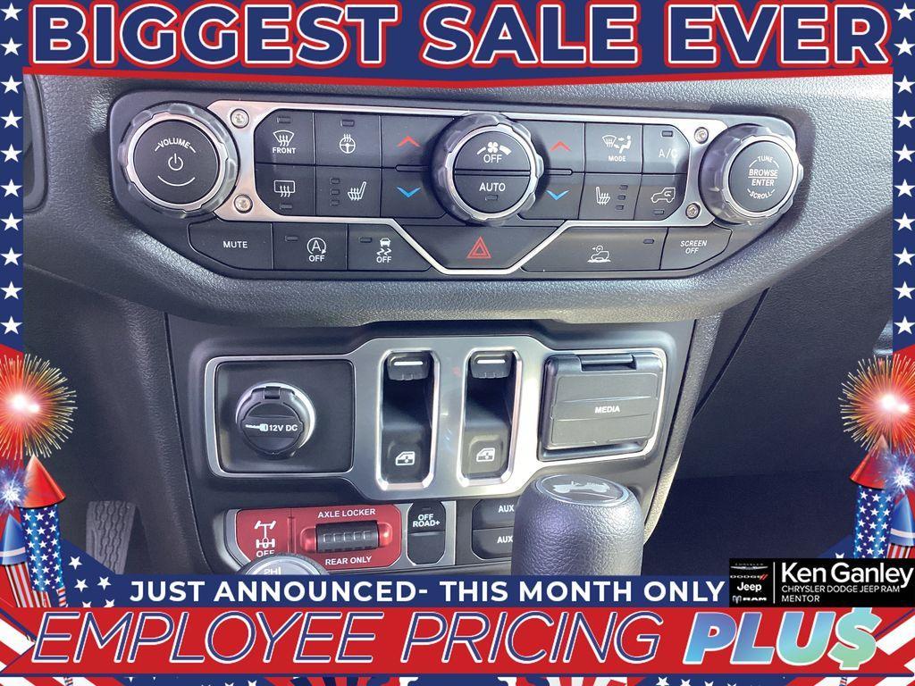 new 2025 Jeep Wrangler car, priced at $41,995