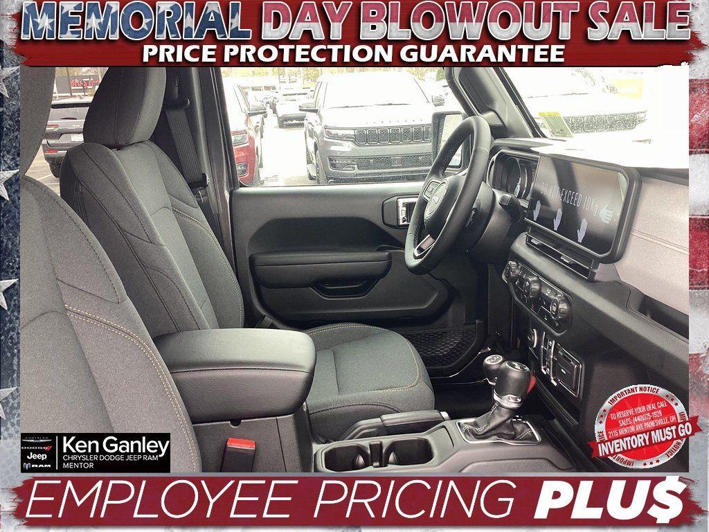 new 2025 Jeep Wrangler car, priced at $44,388