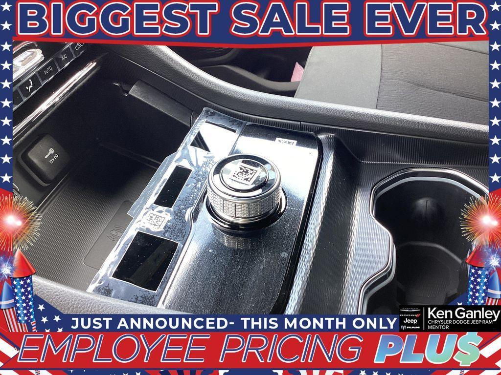 new 2025 Jeep Grand Cherokee car, priced at $38,814