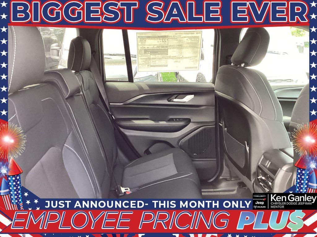 new 2025 Jeep Grand Cherokee car, priced at $38,814