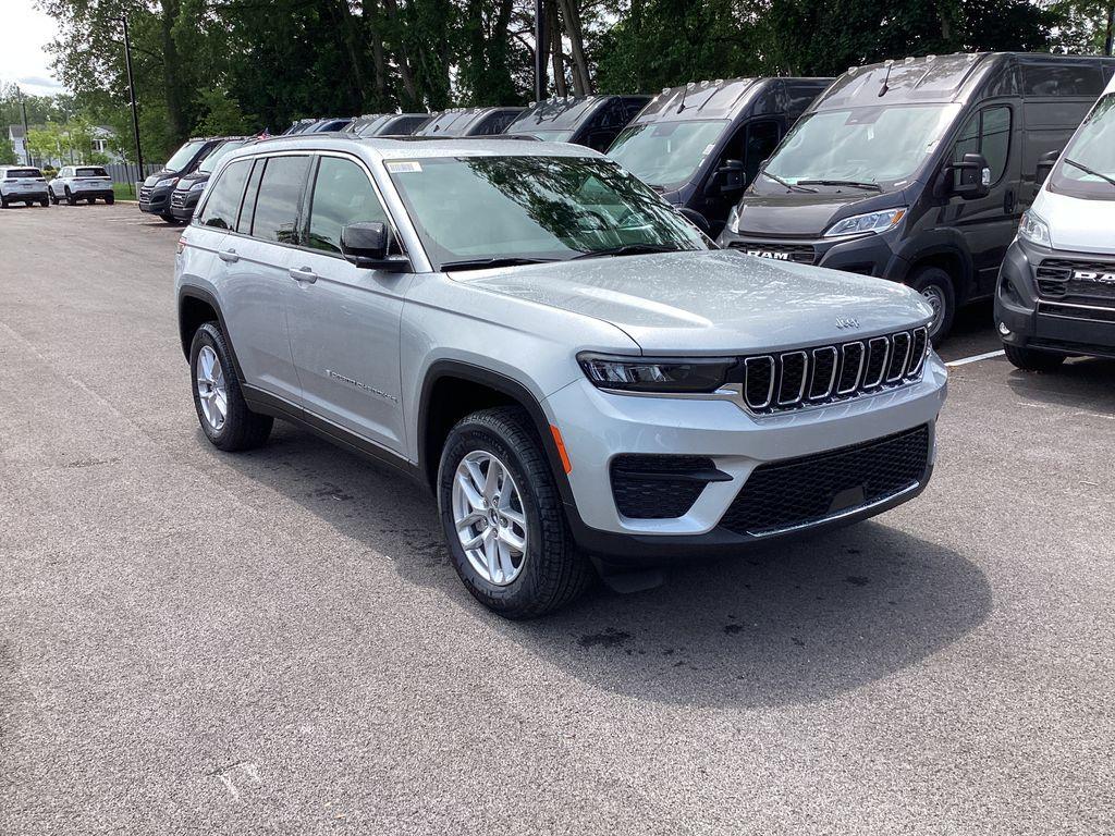 new 2025 Jeep Grand Cherokee car, priced at $38,814