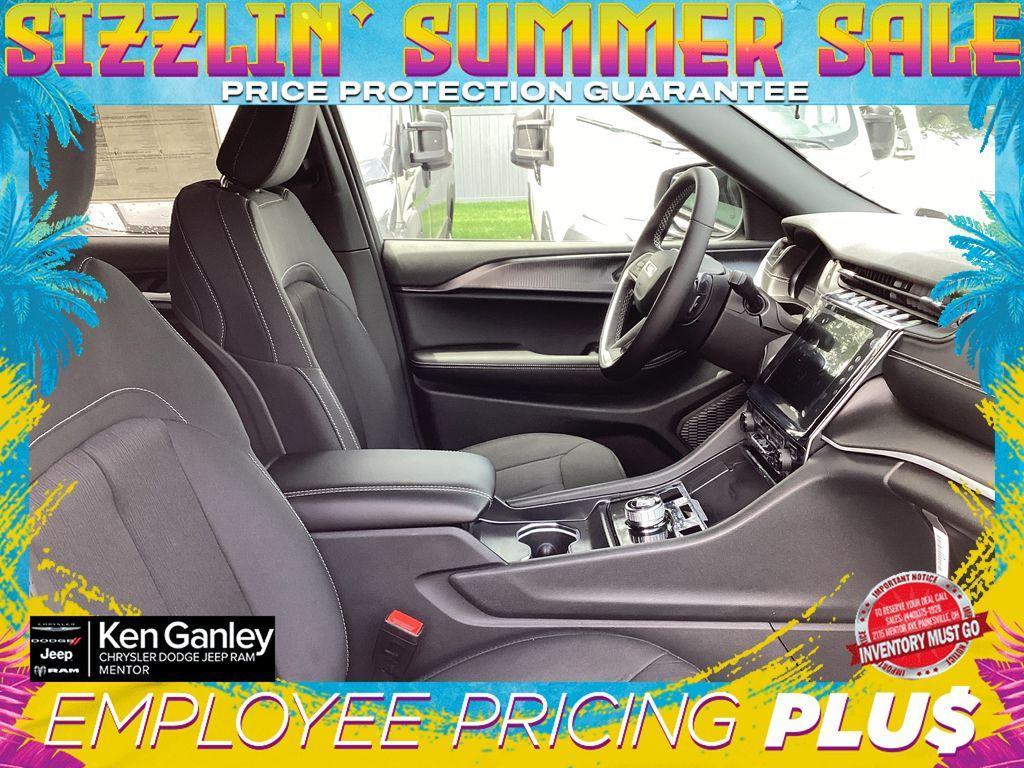 new 2025 Jeep Grand Cherokee car, priced at $38,814