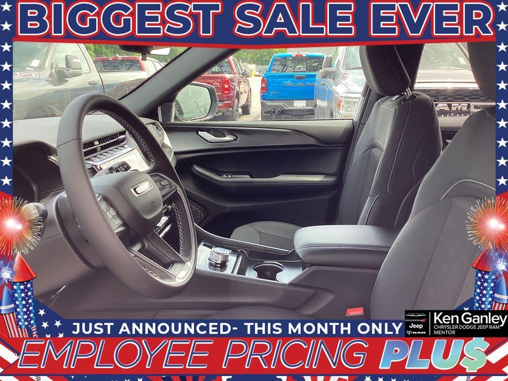new 2025 Jeep Grand Cherokee car, priced at $38,814