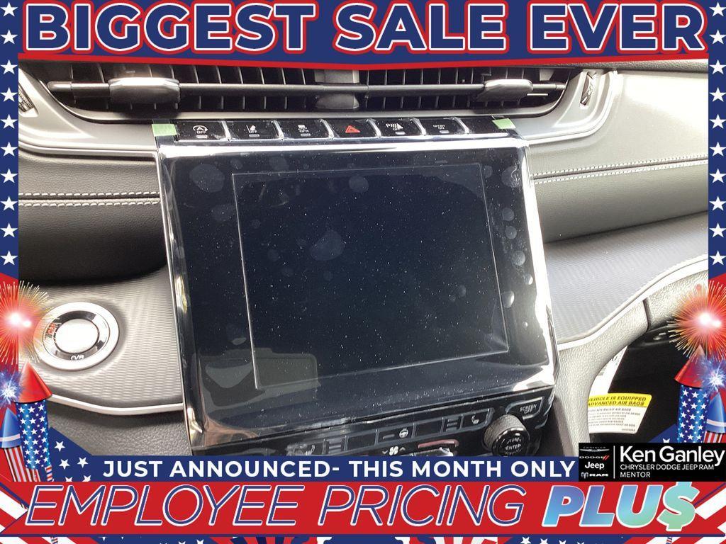 new 2025 Jeep Grand Cherokee car, priced at $38,814