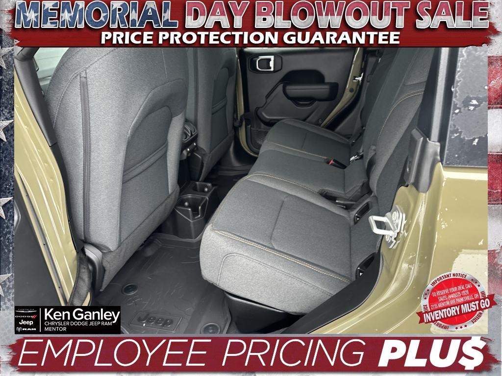 new 2025 Jeep Gladiator car, priced at $52,035