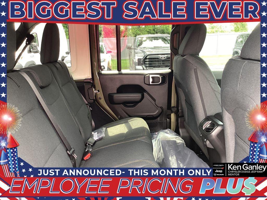 new 2025 Jeep Wrangler car, priced at $44,188