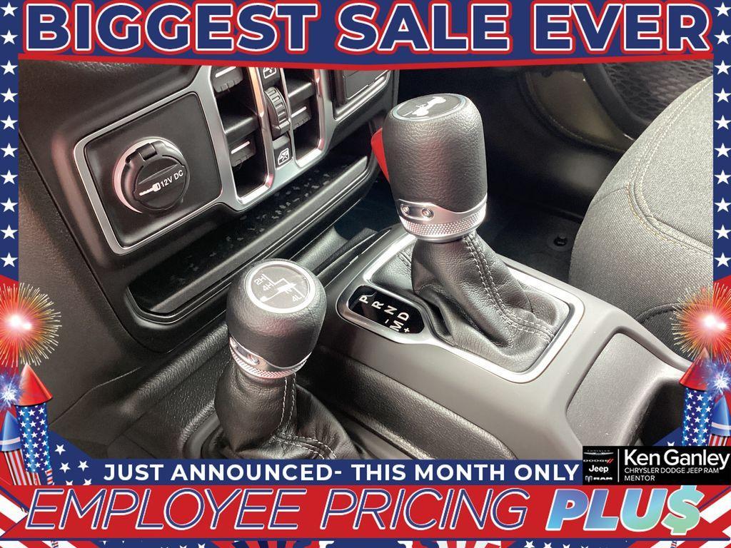 new 2025 Jeep Wrangler car, priced at $44,188