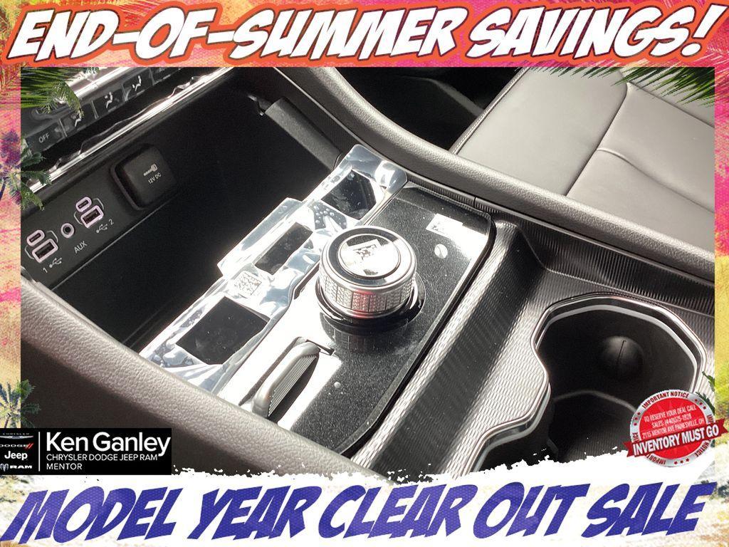 new 2025 Jeep Grand Cherokee car, priced at $47,571