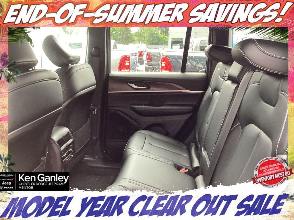 new 2025 Jeep Grand Cherokee car, priced at $47,571