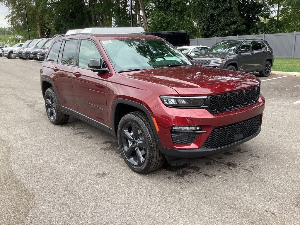 new 2025 Jeep Grand Cherokee car, priced at $47,571