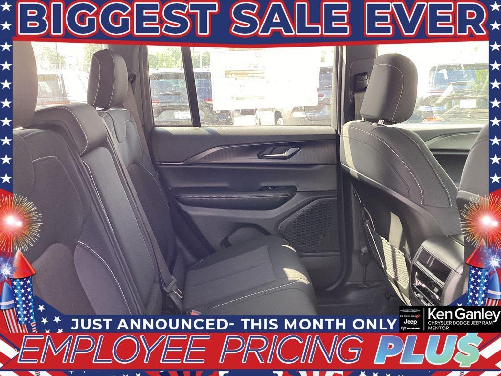 new 2025 Jeep Grand Cherokee car, priced at $39,314