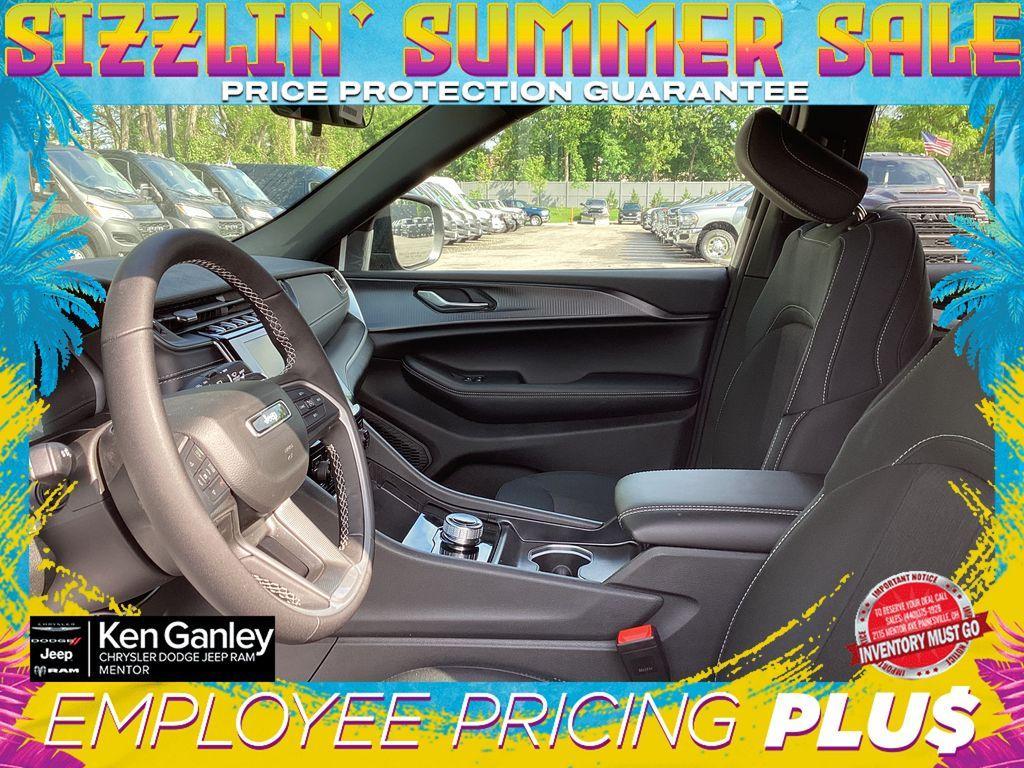 new 2025 Jeep Grand Cherokee car, priced at $39,314