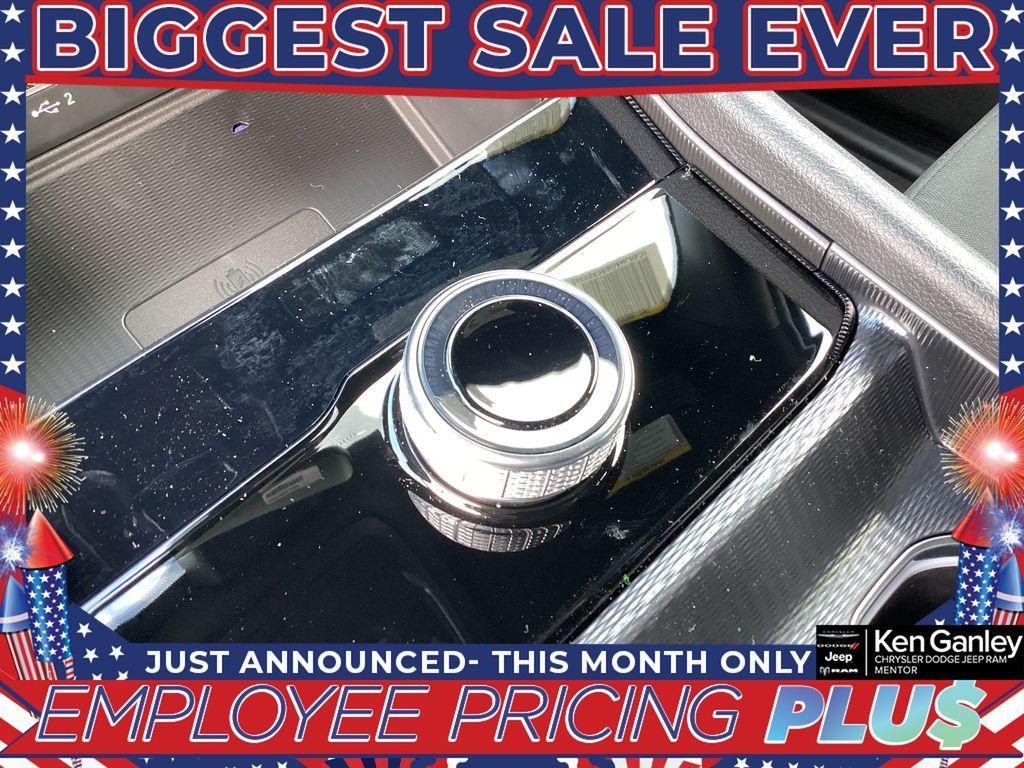 new 2025 Jeep Grand Cherokee car, priced at $39,314