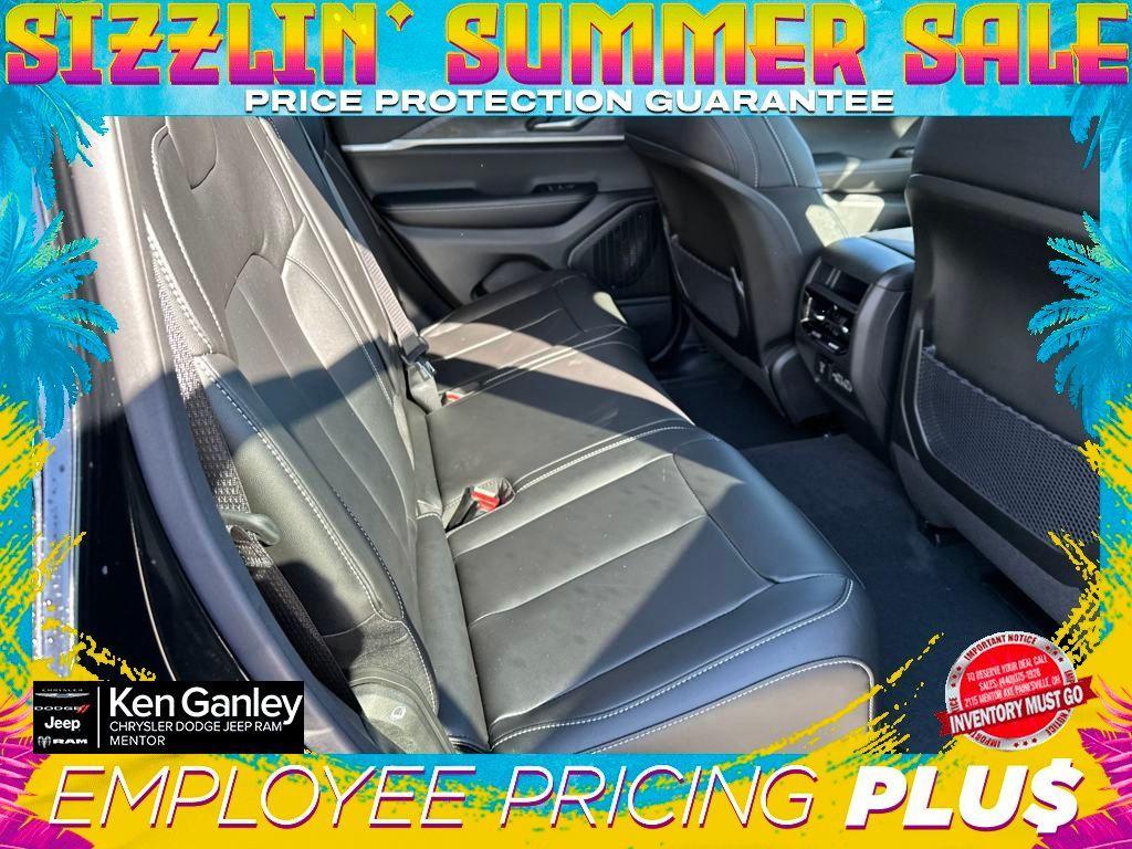 new 2025 Jeep Grand Cherokee car, priced at $41,986