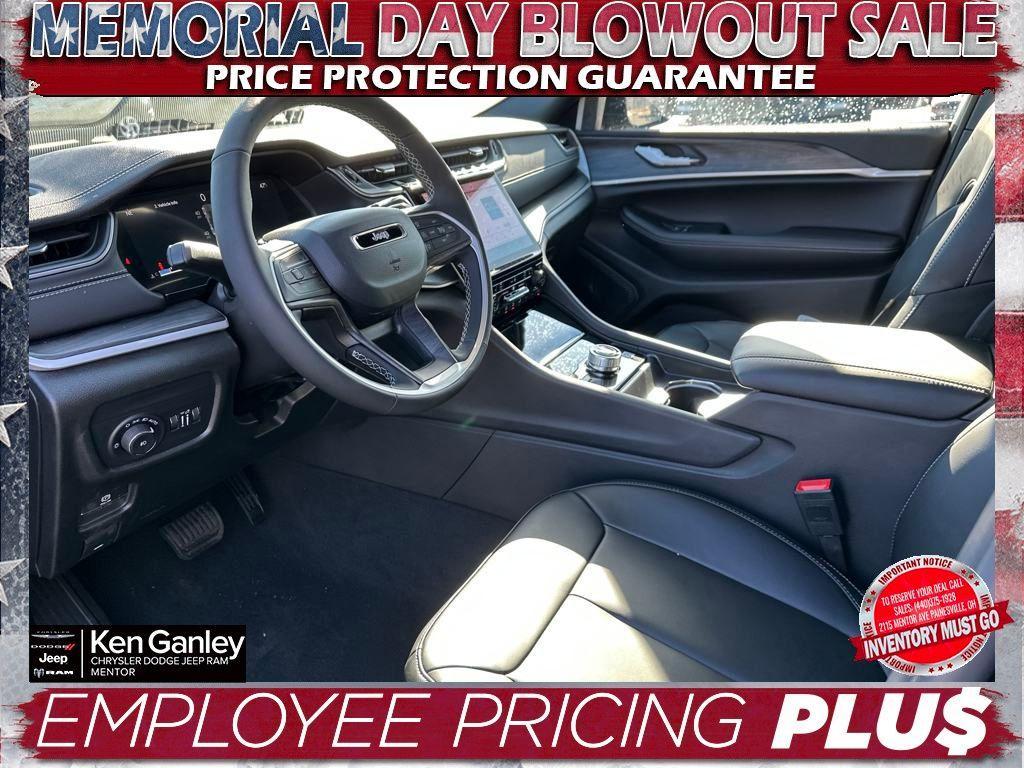 new 2025 Jeep Grand Cherokee car, priced at $41,986