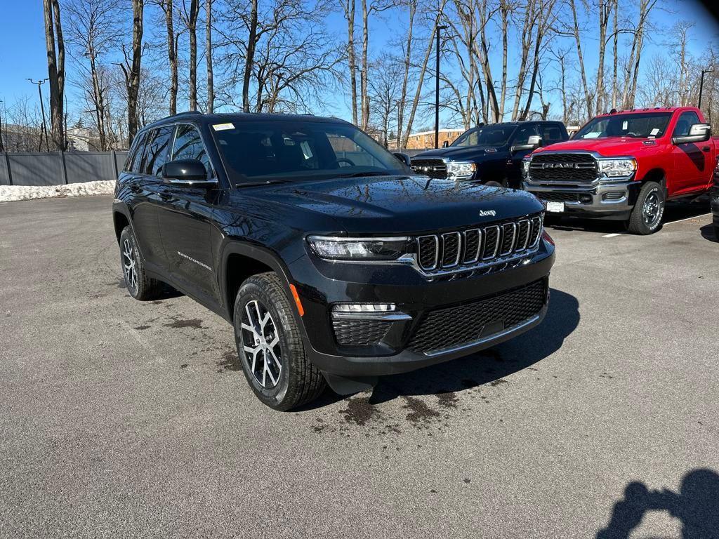 new 2025 Jeep Grand Cherokee car, priced at $41,986