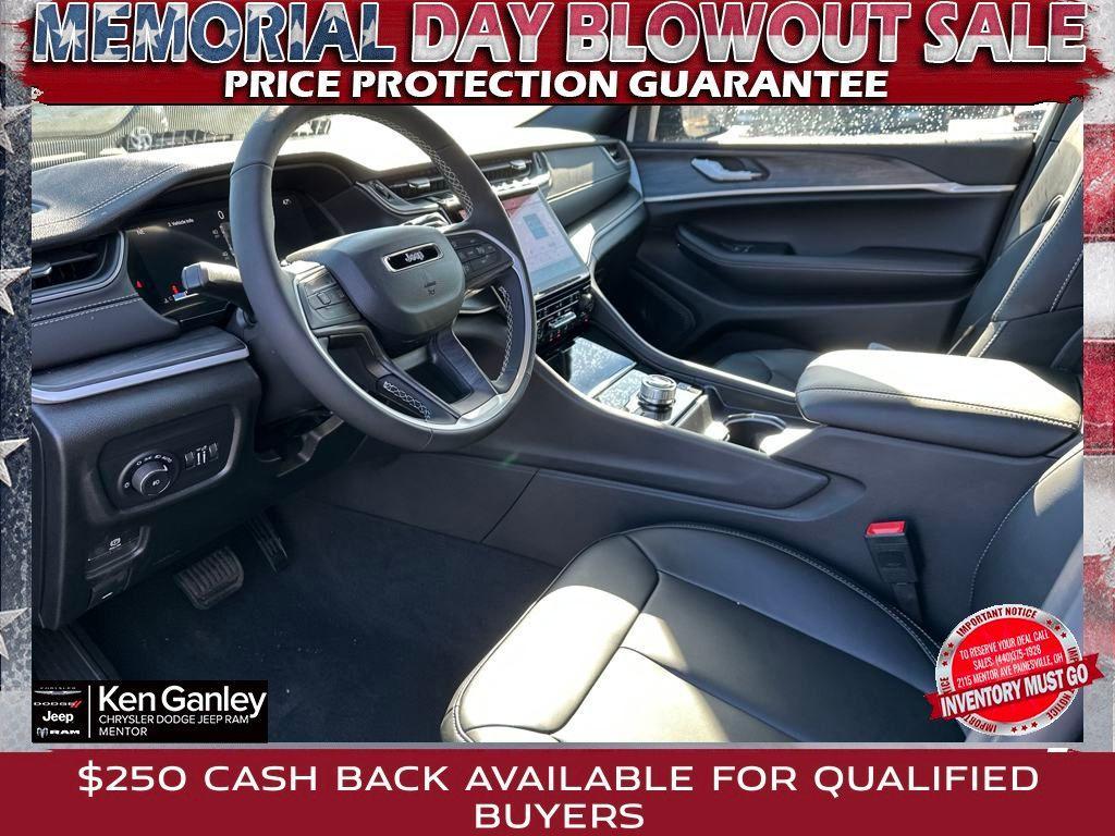 new 2025 Jeep Grand Cherokee car, priced at $41,986