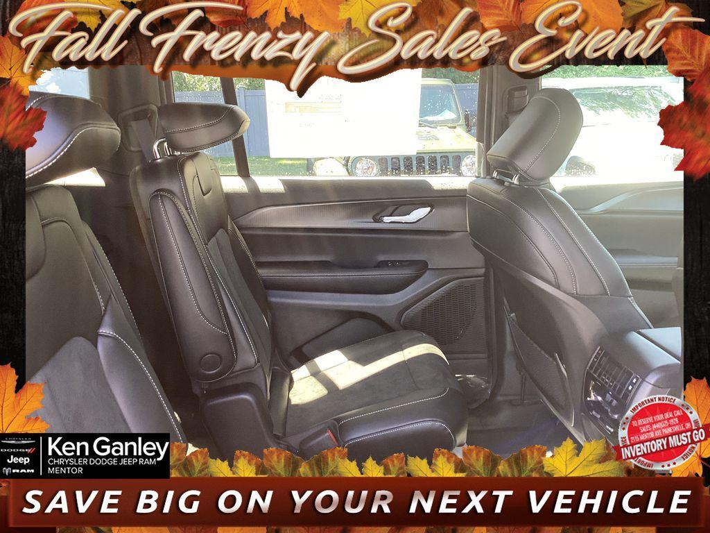 new 2025 Jeep Grand Cherokee L car, priced at $42,152