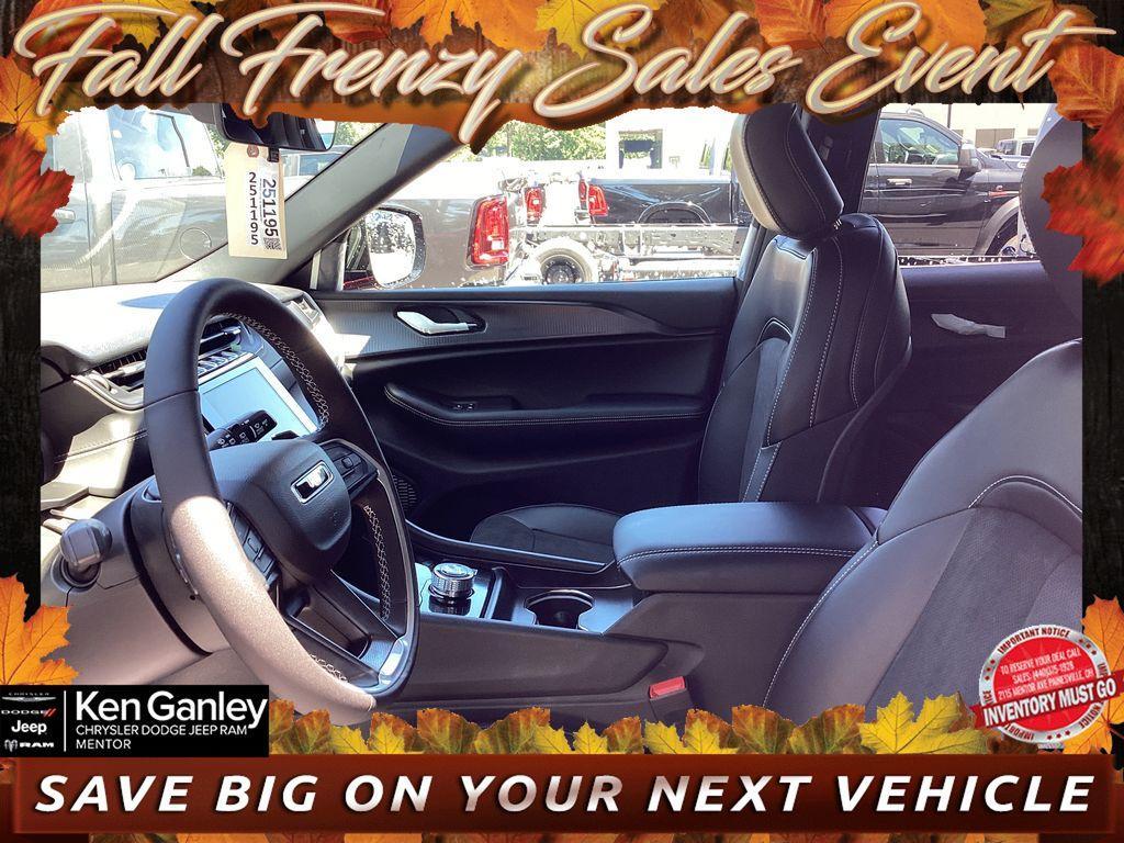 new 2025 Jeep Grand Cherokee L car, priced at $42,152