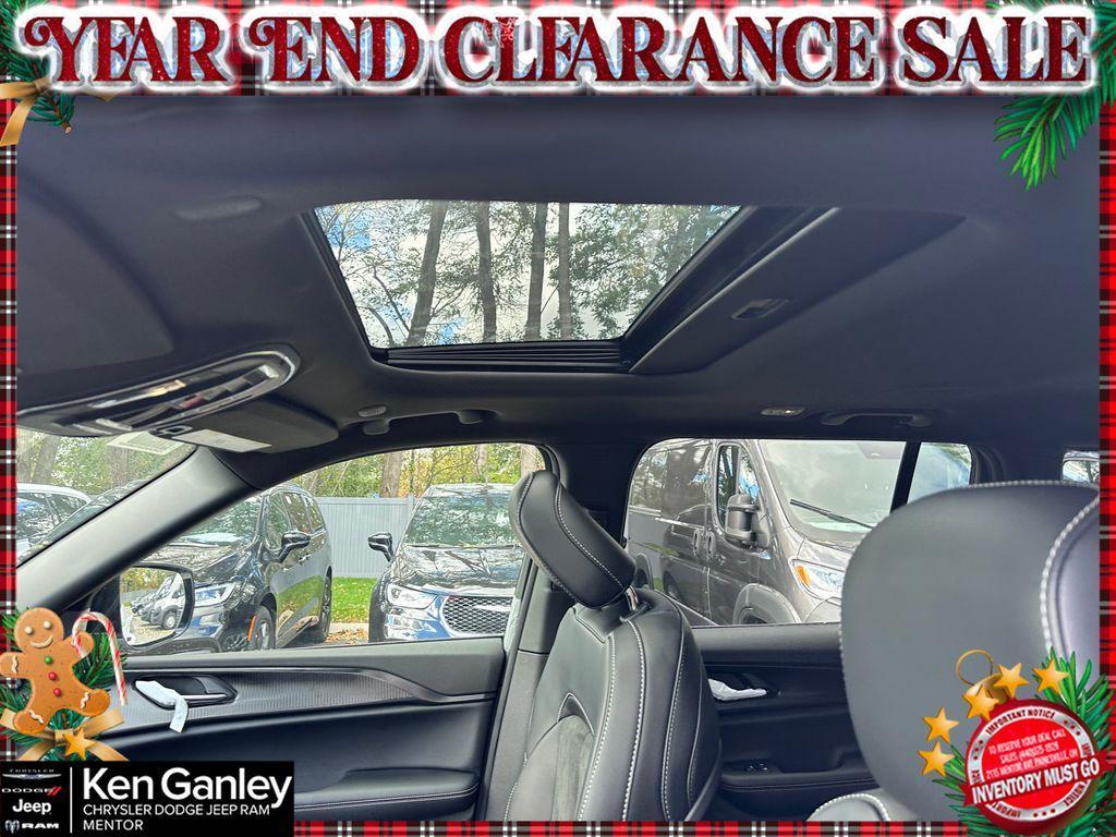 new 2025 Jeep Grand Cherokee car, priced at $37,322