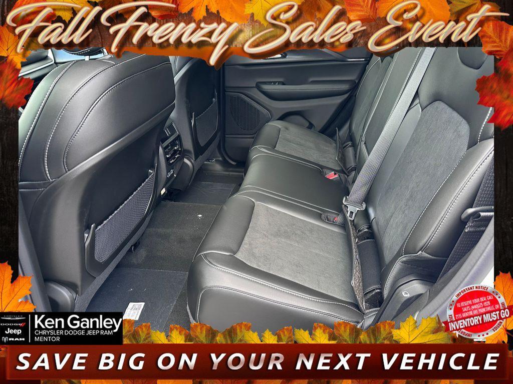 new 2025 Jeep Grand Cherokee car, priced at $40,322