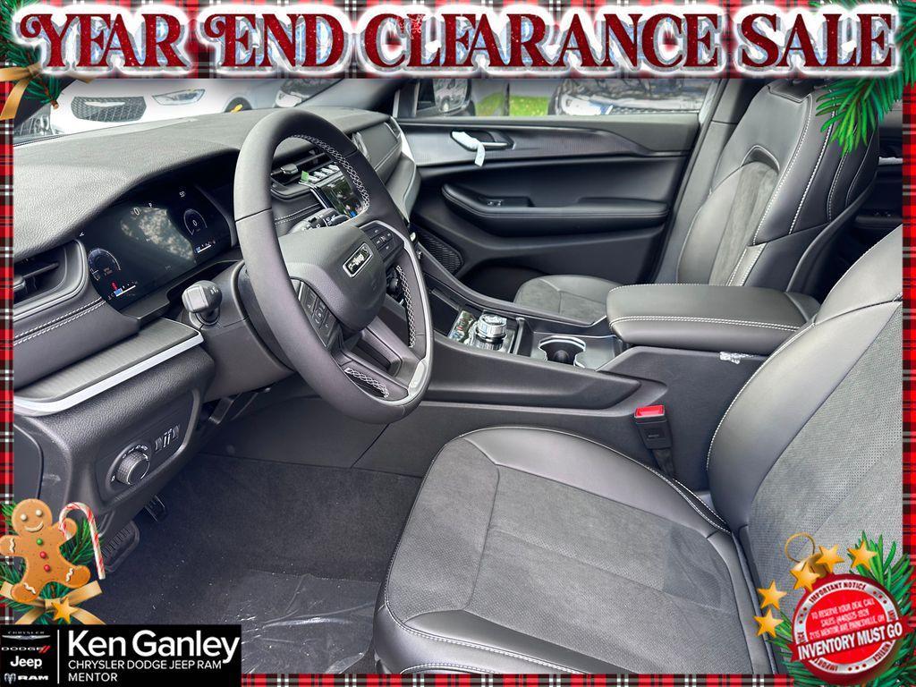 new 2025 Jeep Grand Cherokee car, priced at $37,322