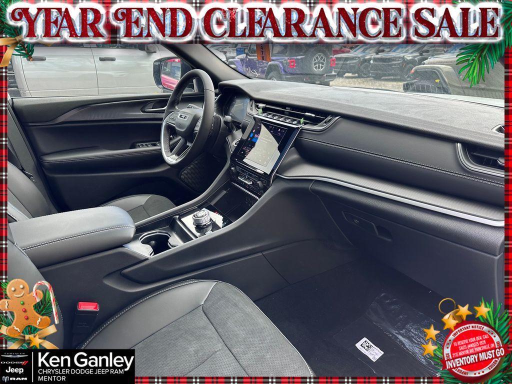 new 2025 Jeep Grand Cherokee car, priced at $37,322