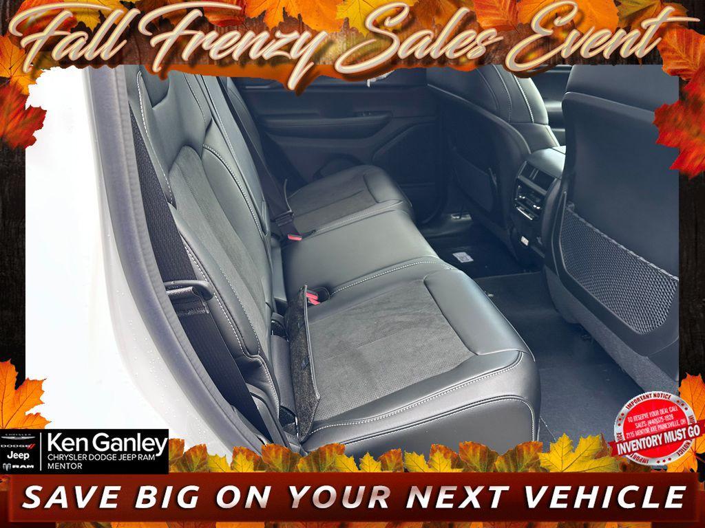 new 2025 Jeep Grand Cherokee car, priced at $40,322