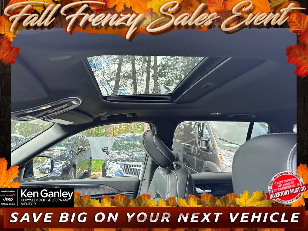 new 2025 Jeep Grand Cherokee car, priced at $40,322
