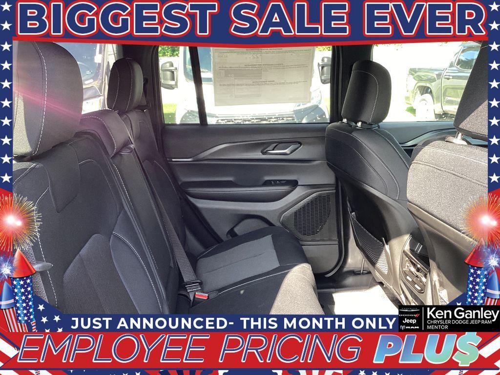 new 2025 Jeep Grand Cherokee car, priced at $38,064
