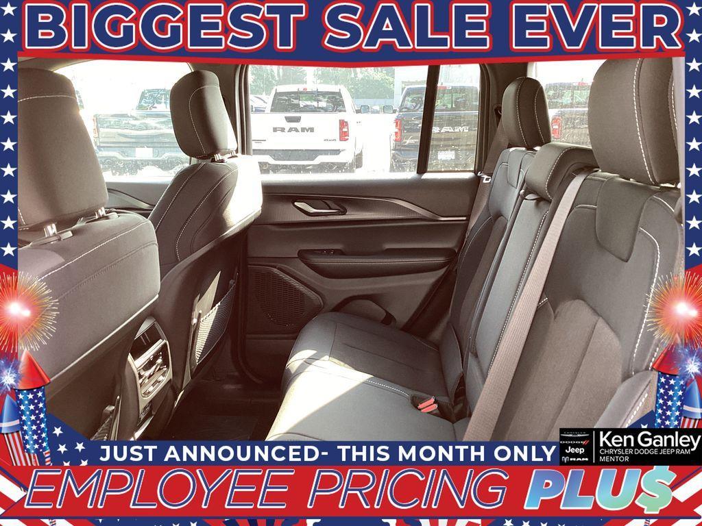 new 2025 Jeep Grand Cherokee car, priced at $38,064
