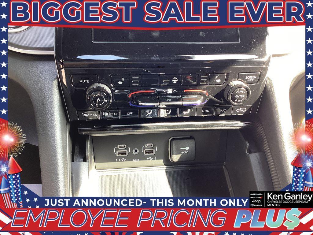 new 2025 Jeep Grand Cherokee car, priced at $38,064